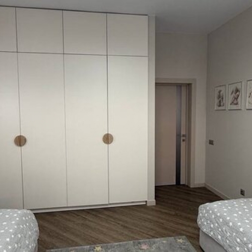 4-комн квартира Обуховской обороны пр-кт,  д. 70 к4 с1