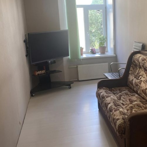 3-комн квартира улица Черняховского, 11