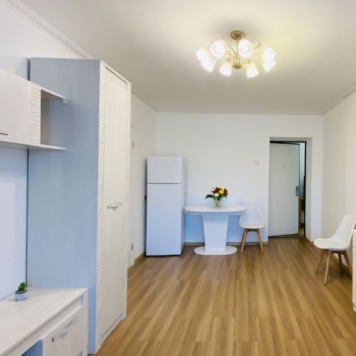 4-комн квартира улица Типанова, 29