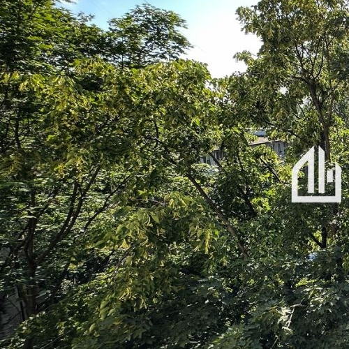 3-комн квартира улица Матроса Железняка, 9