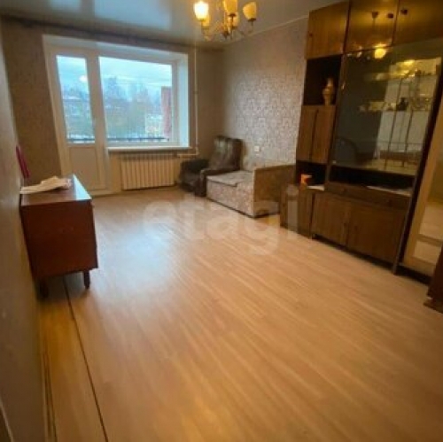 3-комн квартира Ломоносов г, Швейцарская ул,  д. 16,  к. 1