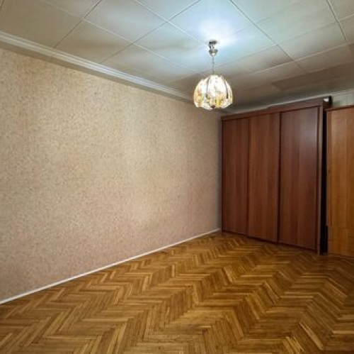 2-комн квартира Большевиков пр-кт,  д. 71,  к. 2