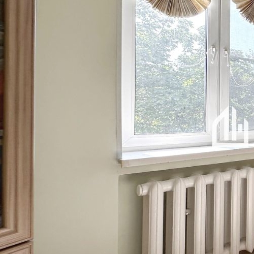 3-комн квартира улица Матроса Железняка, 9