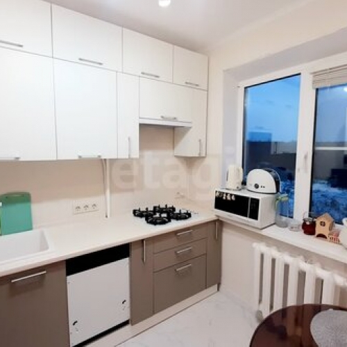 2-комн квартира Киришский район, улица Строителей,  д. 17