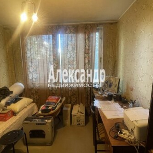 3-комн квартира Луначарского пр-кт,  д. 76