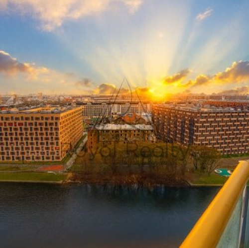 4-комн квартира Ждановская улица,  д. 45