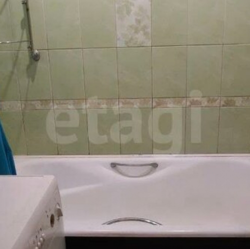 2-комн квартира Кириши, Молодежный б-р,  д. 13