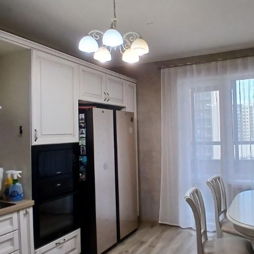 3-комн квартира улица Генерала Кравченко, 8