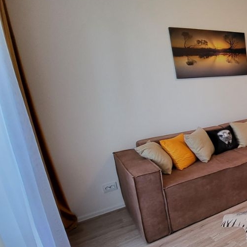 2-комн квартира набережная Реки Каменки, 25