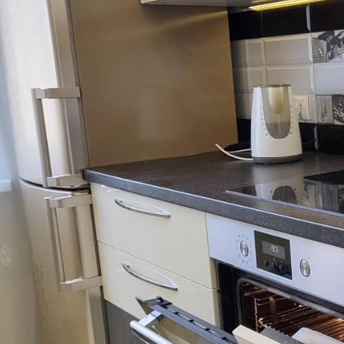 2-комн квартира улица Адмирала Коновалова, 2-4