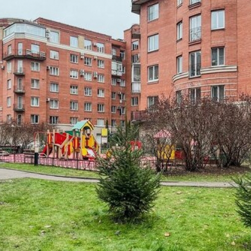 4-комн квартира Композиторов ул,  д. 4
