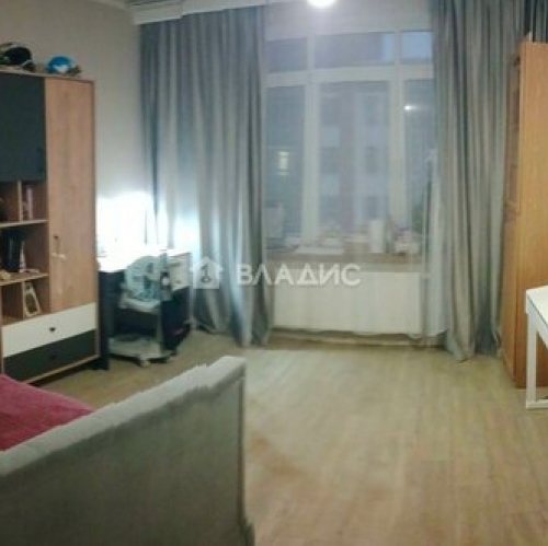 3-комн квартира Обуховской обороны пр-кт,  д. 70,  к. 3