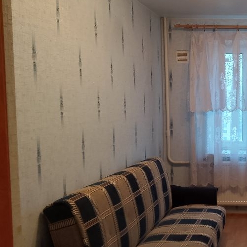 3-комн квартира улица Типанова, 38