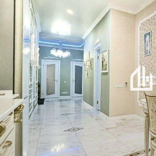 3-комн квартира улица Жукова, 3