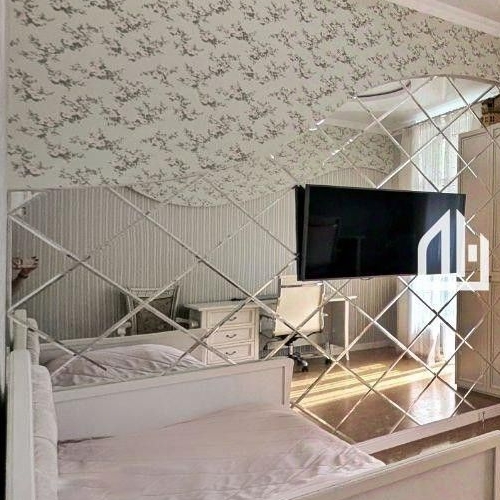 3-комн квартира улица Жукова, 3