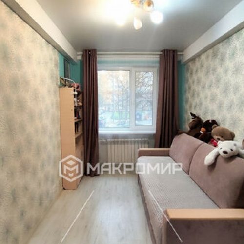 3-комн квартира улица Жени Егоровой,  д. 12 к1