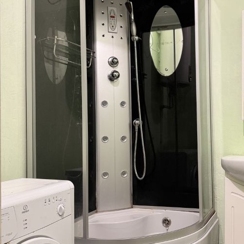 3-комн квартира пос. Лисий Нос, Корженевская улица, 21а