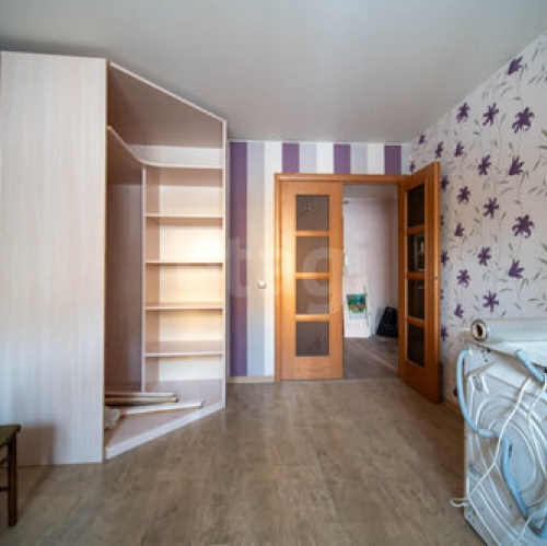 3-комн квартира Художников пр-кт,  д. 13,  к. 2