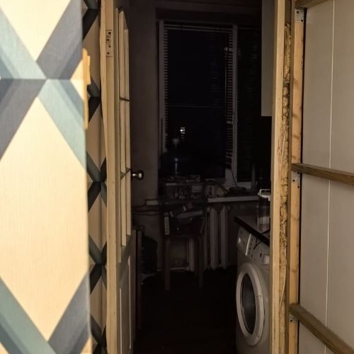 3-комн квартира улица Матроса Железняка, 21