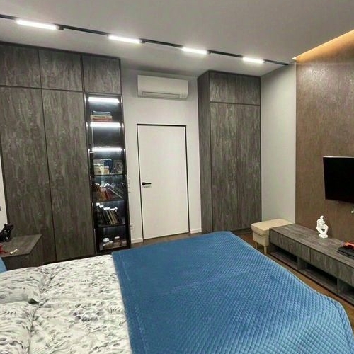 2-комн квартира улица Жукова, 1