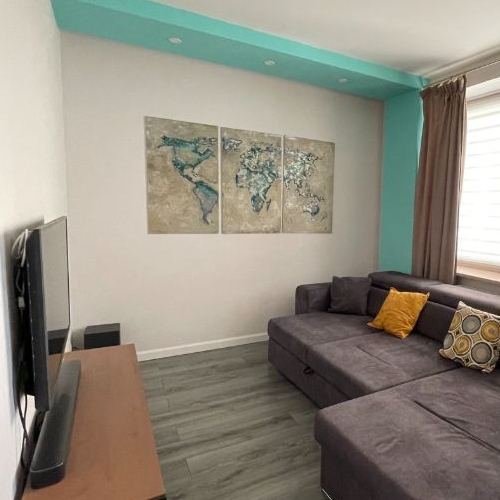 3-комн квартира улица Орджоникидзе, 52