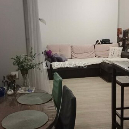 3-комн квартира Обуховской обороны пр-кт,  д. 70,  к. 3