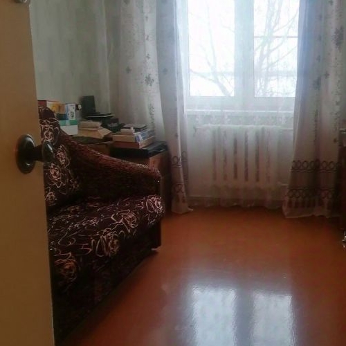 2-комн квартира пос. Дзержинского, Лужская улица, 4