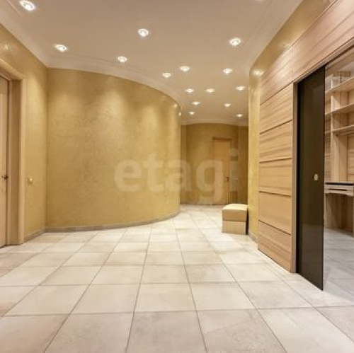 3-комн квартира Московский пр-кт,  д. 172,  к. 4